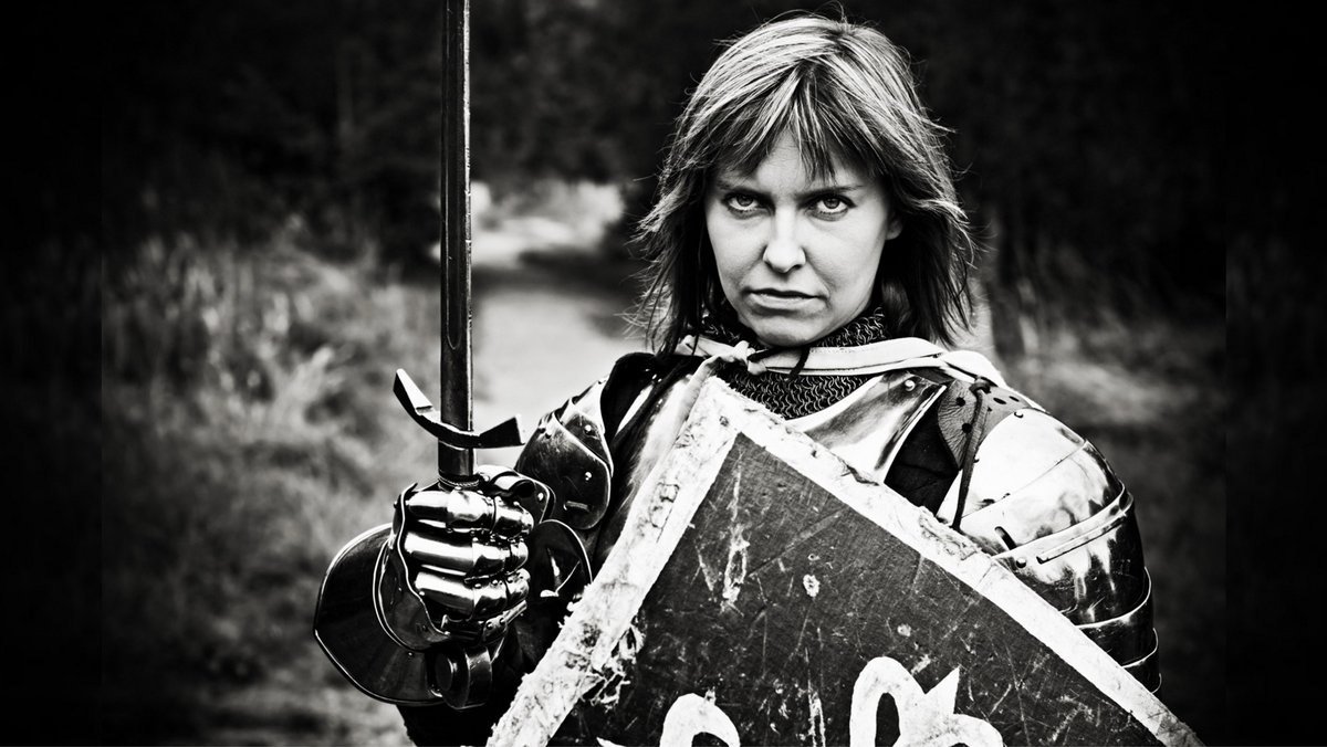DEFENDING THE FAITH::LADY KNIGHT © Imgorthand | iStockPhoto.com