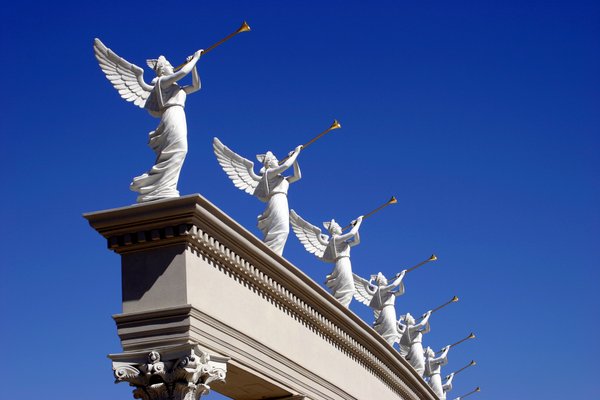 ANGELS TRUMPETS © Darrin Aldridge | Dreamstime.com