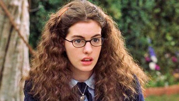 MIA'S PRE-MAKEOVER LOOK © Disney | Google Images