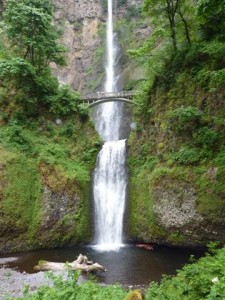 Multnomah Falls and bridge 