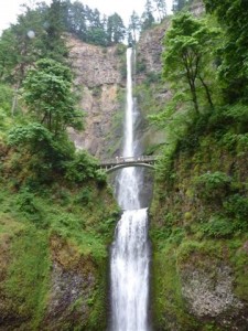 Multnomah Falls and bridge 