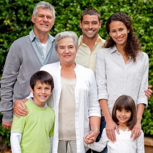 PORTRAIT OF A HAPPY FAMILY © Wavebreakmedia Ltd  | Dreamstime.com