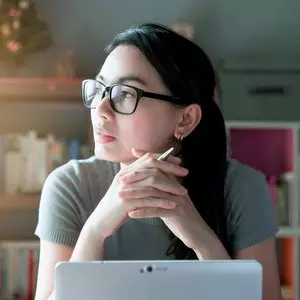 VERSES TO CONSIDER::THOUGHTFUL WOMAN © Suphansa Subruayying | iStockPhoto.com VERSES TO CONSIDER::THOUGHTFUL WOMAN © Suphansa Subruayying | iStockPhoto.com