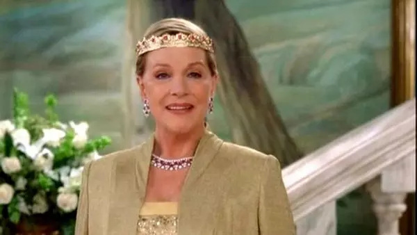 QUEEN CLARISE © Disney | Google Images