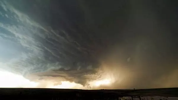 A SUPERCELL NEAR BOOKER, TEXAS © Mike Olbinski | Vimeo.com
