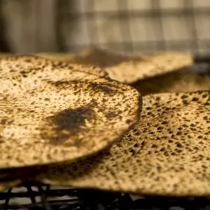 BO::BAKED MATZAH © Amilevin | Dreamstime.com BO::BAKED MATZAH © Amilevin | Dreamstime.com