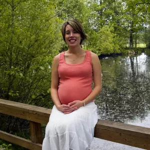 TAZRIA::A YOUNG PREGNANT WOMAN ON A BRIDGE © Travis Manley | Dreamstime.com TAZRIA::A YOUNG PREGNANT WOMAN ON A BRIDGE © Travis Manley | Dreamstime.com