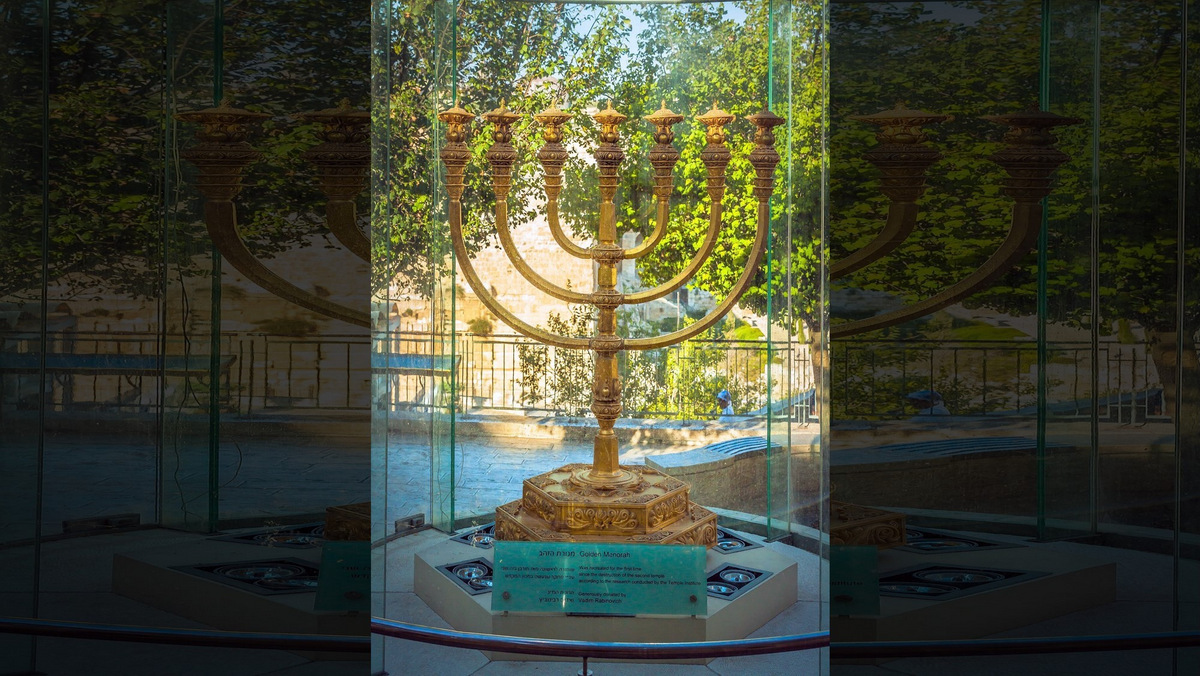 BEHA'ALOTKHA::THE GOLDEN MENORAH © Edmund Gall | Wikimedia.org