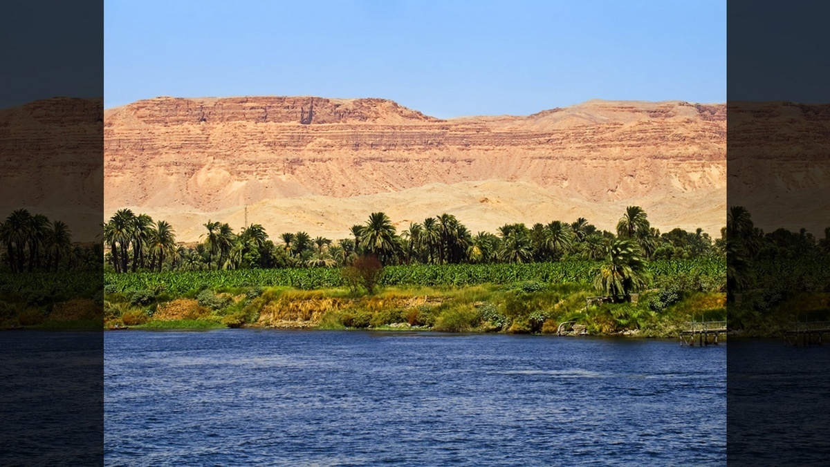VAYIGASH::NILE RIVER BANK, NEAR LUXOR, EGYPT © Airphoto | Dreamstime.com